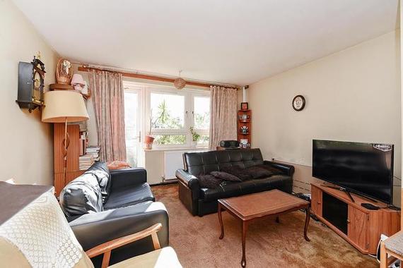 2 bedroom Maisonette...
